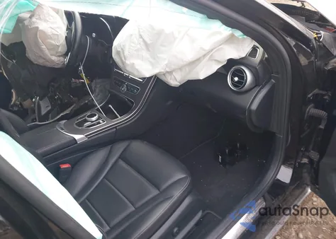 2021 Mercedes-Benz C 300 4Matic z USA, uszkodzony, nr VIN W1KWF8EB2MR618705